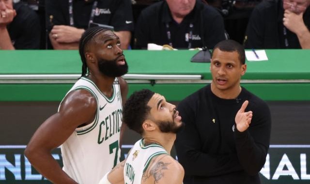 开云体育-离间计？基德：布朗是绿军最佳球员！塔图姆淡定回应