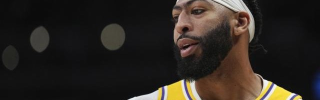 官方入口-场均40.2分钟联盟第一 浓眉劳模般表现扛起湖人