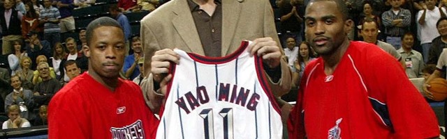 开云app-姚明队友回忆往事：被火箭交易有点生气 弗朗西斯后来直接崩了